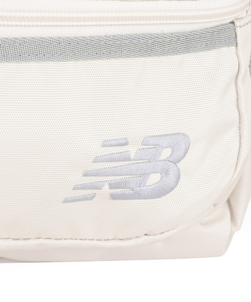 NEW BALANCE（ニューバランス）の「エブリデイバックパック30L（バックパック/リュック・メンズ・オフホワイト/ブラック×レッド・ONE SIZE）」の12枚目の写真