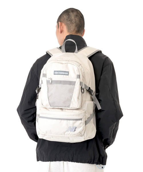 NEW BALANCE（ニューバランス）の「エブリデイバックパック30L（バックパック/リュック・メンズ・オフホワイト/ブラック×レッド・ONE SIZE）」の14枚目の写真