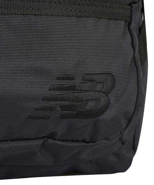 NEW BALANCE（ニューバランス）の「エブリデイバックパック30L（バックパック/リュック・メンズ・オフホワイト/ブラック×レッド・ONE SIZE）」の20枚目の写真
