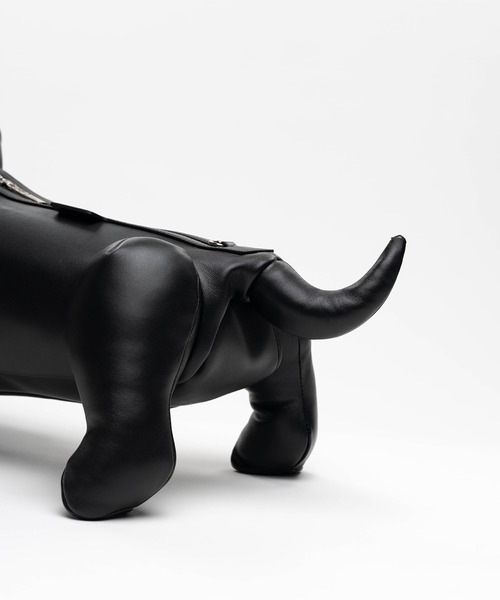 Maison MIHARA YASUHIRO(メゾンミハラヤスヒロ)の「"DOLLS" Dachshund Shoulder Bag(ショルダーバッグ・メンズ・ブラック・FREE)」の5枚目の写真