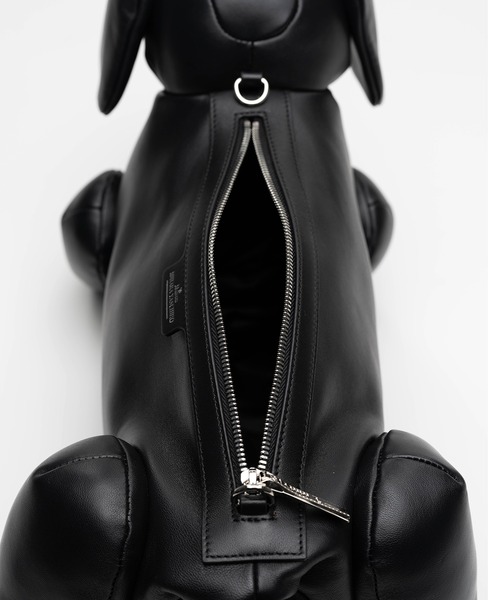 Maison MIHARA YASUHIRO(メゾンミハラヤスヒロ)の「"DOLLS" Dachshund Shoulder Bag(ショルダーバッグ・メンズ・ブラック・FREE)」の7枚目の写真