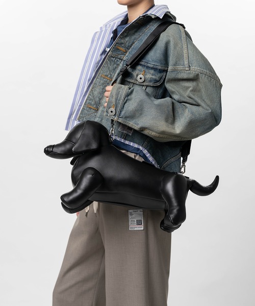 Maison MIHARA YASUHIRO(メゾンミハラヤスヒロ)の「"DOLLS" Dachshund Shoulder Bag(ショルダーバッグ・メンズ・ブラック・FREE)」の8枚目の写真