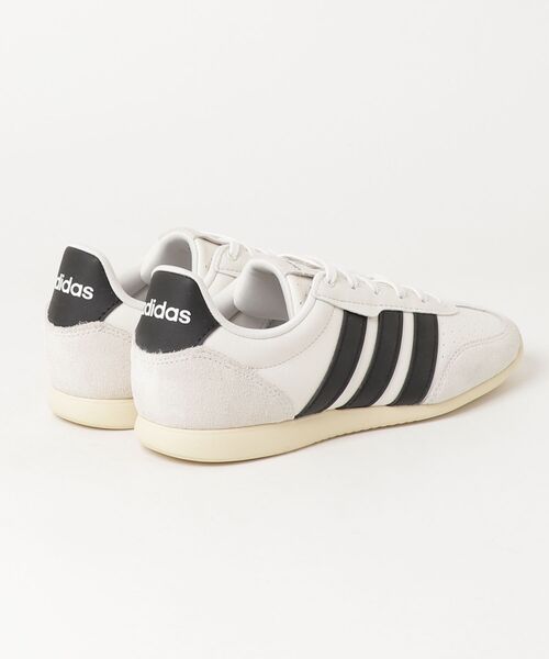 adidas(アディダス)の「アディダス adidas バレダ ローシューズ / BARREDA LOシューズ(スニーカー・レディース・ホワイト×ブラック・25.0cm/23.0cm/23.5cm/24.0cm/24.5cm)」の3枚目の写真