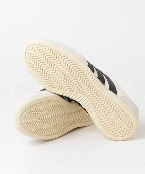adidas(アディダス)の「アディダス adidas バレダ ローシューズ / BARREDA LOシューズ(スニーカー・レディース・ホワイト×ブラック・25.0cm/23.0cm/23.5cm/24.0cm/24.5cm)」の2枚目の写真