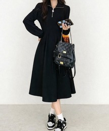 ウエストタックハーフジップワンピース