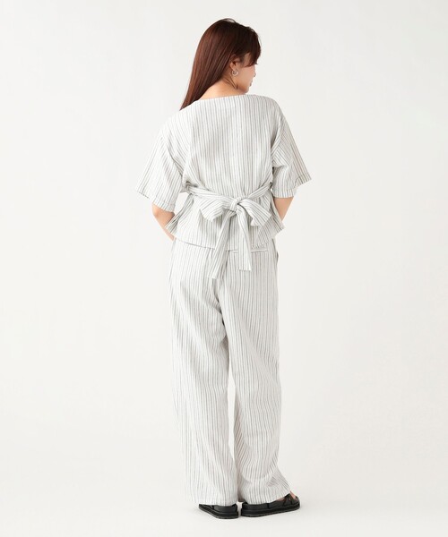 BEAMS HEART(ビームスハート)の「【9/17再値下げ】麻混 バックリボン ブラウス(シャツ/ブラウス・レディース・その他/ブラック/オフホワイト・FREE)」の5枚目の写真