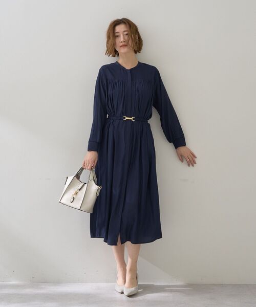 YECCA VECCA（イェッカヴェッカ）の「ベルト付きギャザーワンピース（ワンピース・レディース・オレンジ/ブルー/ネイビー・FREE）」の4枚目の写真