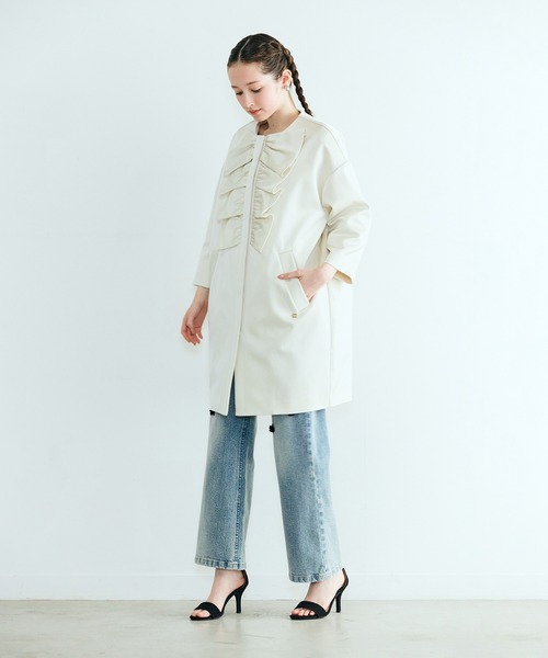 Audie a Muses(オーディアミューズ)の「リボンフリルコクーンコートジャケット(ノーカラージャケット・レディース・オフホワイト/ブラック・FREE)」の5枚目の写真