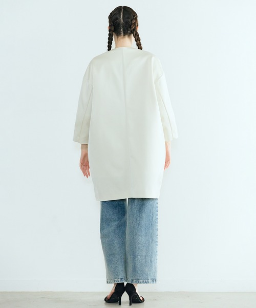 Audie a Muses(オーディアミューズ)の「リボンフリルコクーンコートジャケット(ノーカラージャケット・レディース・オフホワイト/ブラック・FREE)」の8枚目の写真