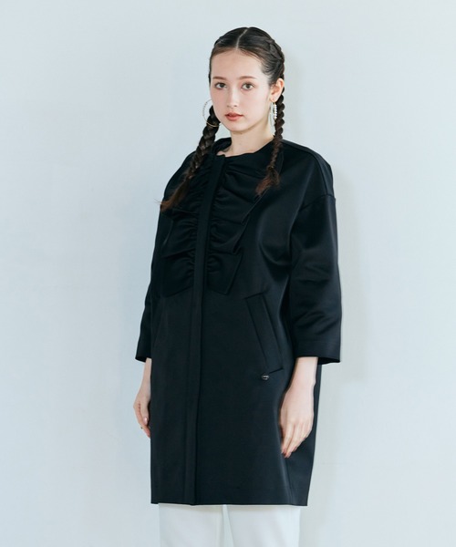 Audie a Muses(オーディアミューズ)の「リボンフリルコクーンコートジャケット(ノーカラージャケット・レディース・オフホワイト/ブラック・FREE)」の13枚目の写真