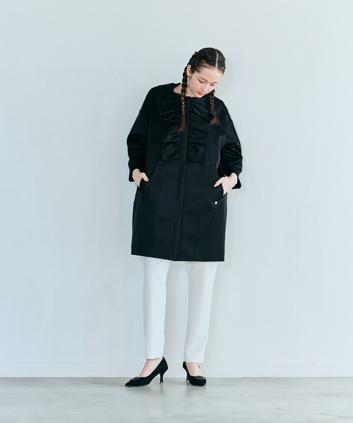 Audie a Muses(オーディアミューズ)の「リボンフリルコクーンコートジャケット(ノーカラージャケット・レディース・オフホワイト/ブラック・FREE)」の15枚目の写真
