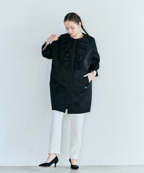 Audie a Muses(オーディアミューズ)の「リボンフリルコクーンコートジャケット(ノーカラージャケット・レディース・オフホワイト/ブラック・FREE)」の16枚目の写真