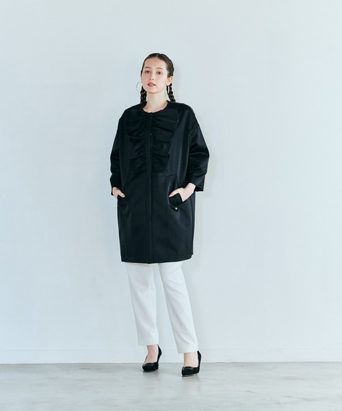 Audie a Muses(オーディアミューズ)の「リボンフリルコクーンコートジャケット(ノーカラージャケット・レディース・オフホワイト/ブラック・FREE)」の19枚目の写真