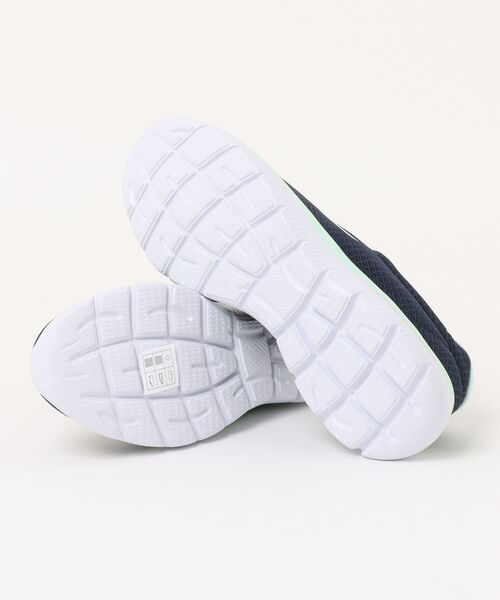 SKECHERS（スケッチャーズ）の「《SKECHERS》サミッツ（スニーカー・レディース・ブラック×ホワイト/ネイビー系/ブラック・22.0cm/22.5cm/23.0cm/23.5cm/24.0cm/24.5cm/25.0cm）」の5枚目の写真