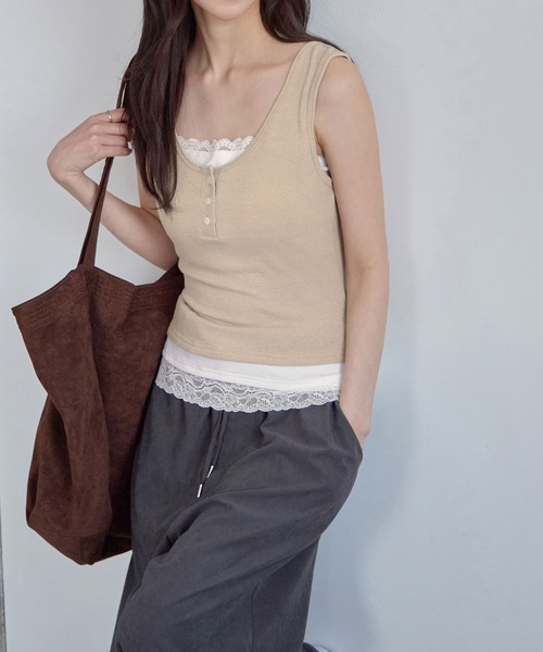 CHAN ME(チャンミ)の「レイヤードレースタンクトップ(タンクトップ・レディース・ベージュ/ネイビー/ブラック/グレー・X-LARGE/LARGE/MEDIUM)」の19枚目の写真