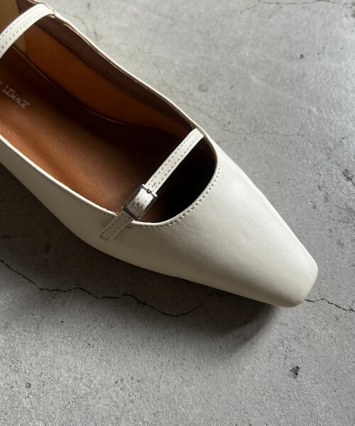 CAPRICIEUX LE'MAGE（カプリシューレマージュ）の「Wストラップフラットシューズ（パンプス・レディース・オフホワイト/ブラック・37/36/38）」の9枚目の写真
