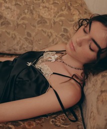 Carmelo（カーメロ）の「Horse Carabiner Charm Necklace (white/black)（ネックレス）」