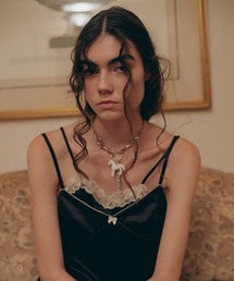 Carmelo（カーメロ）の「Horse Carabiner Charm Necklace (white/black)（ネックレス）」
