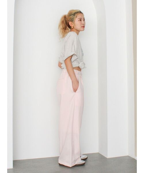 Ungrid（アングリッド）の「ミニスラブビッグシルエットロゴTee（Tシャツ/カットソー・レディース・レッド/ライトグレー/オフホワイト/ネイビー・FREE）」の5枚目の写真