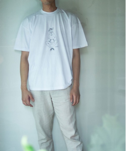 A blends(エイブレンズ)の「"A blends Meme-ci × A blends イラストTシャツ ""french bull"" "(Tシャツ/カットソー・メンズ・ブラック/ホワイト・X-LARGE)」の3枚目の写真