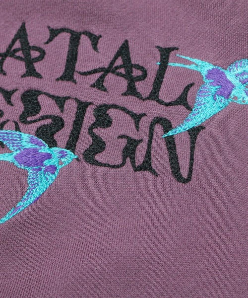 NATAL DESIGN（ネイタルデザイン）の「SWALLOW LOGO CREW SWEAT（スウェット・メンズ・パープル/チョコ/オリーブ・SMALL/MEDIUM/LARGE/X-LARGE）」の4枚目の写真