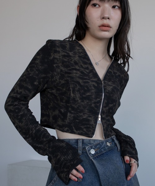 VACANCY(ヴァカンシー)の「ケミカル加工ZIPリブカーディガン(Tシャツ/カットソー・レディース・ブラック/ベージュ・FREE)」の4枚目の写真