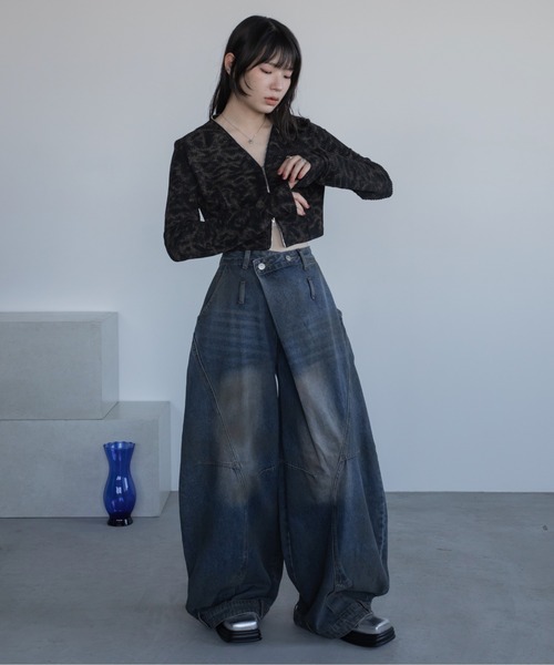 VACANCY(ヴァカンシー)の「ケミカル加工ZIPリブカーディガン(Tシャツ/カットソー・レディース・ブラック/ベージュ・FREE)」の13枚目の写真