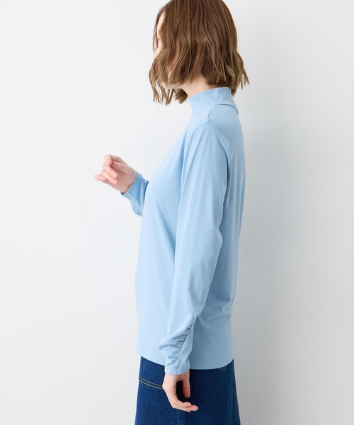 Petit Honfleur(プチオンフルール)の「袖シャーリングハイネックトップス(Tシャツ/カットソー・レディース・アイボリー/ブラック/サックスブルー/グレー・M/L)」の8枚目の写真