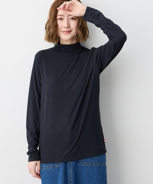 Petit Honfleur(プチオンフルール)の「袖シャーリングハイネックトップス(Tシャツ/カットソー・レディース・アイボリー/ブラック/サックスブルー/グレー・M/L)」の14枚目の写真