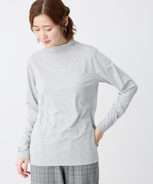 Petit Honfleur(プチオンフルール)の「袖シャーリングハイネックトップス(Tシャツ/カットソー・レディース・アイボリー/ブラック/サックスブルー/グレー・M/L)」の16枚目の写真