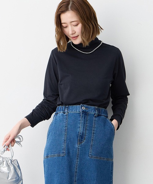 Petit Honfleur(プチオンフルール)の「袖シャーリングハイネックトップス(Tシャツ/カットソー・レディース・アイボリー/ブラック/サックスブルー/グレー・M/L)」の1枚目の写真