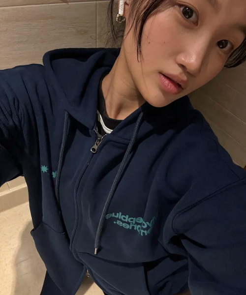 mydeepbluememories（マイディープブルーメモリーズ）の「(zp) MM SYMBOL LOGO 2WAY ZIP-UP (NAVY)（パーカー・レディース・ネイビー・SMALL/LARGE）」の4枚目の写真