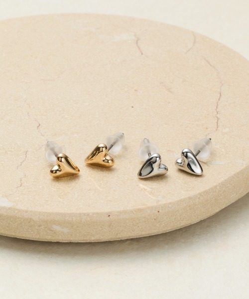 COLONY 2139（コロニートゥーワンスリーナイン）の「ミニマムハートピアス（ピアス（両耳用）・レディース・シルバー/ゴールド・FREE）」の3枚目の写真