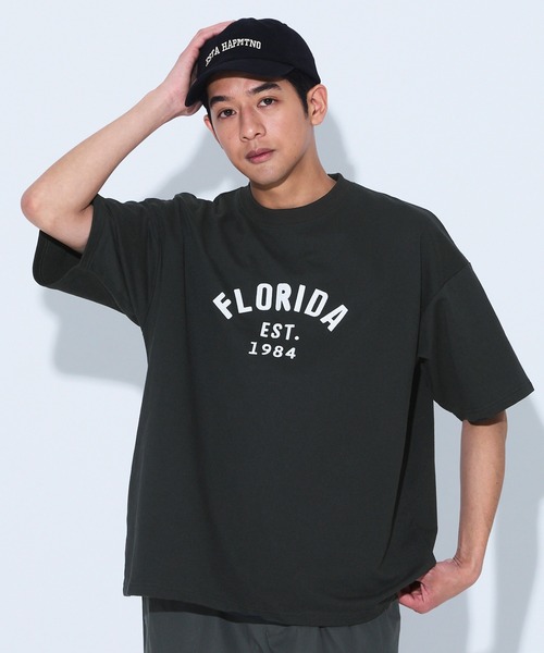 coca(coca)(コカ)の「インレイ裏毛スウェットワッペントップス(スウェット・メンズ・ホワイト/チャコール・L/M/XL)」の2枚目の写真