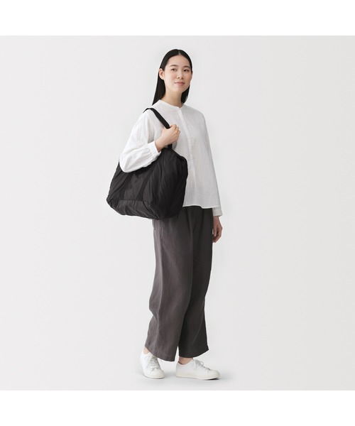 無印良品(ムジルシリョウヒン)の「たためる 撥水 旅に便利な ボストンバッグ 黒(75L用)(ボストンバッグ・レディース・ブラック・FREE)」の10枚目の写真