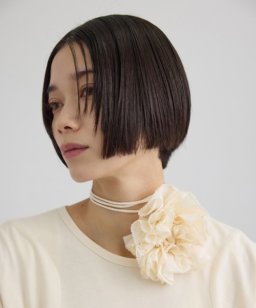 SALON adam et rope'(サロン アダム エ ロペ)の「【AAYUSHI(アユーシ) for SALON】別注ペプラムラッフルTシャツ(Tシャツ/カットソー・レディース・キナリ/ダークブラウン・FREE)」の6枚目の写真