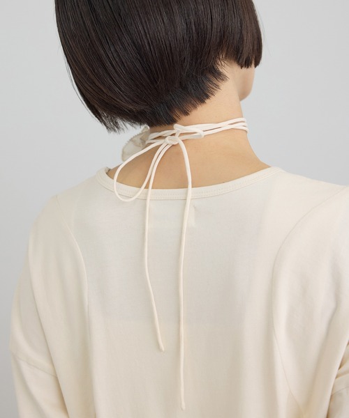 SALON adam et rope'(サロン アダム エ ロペ)の「【AAYUSHI(アユーシ) for SALON】別注ペプラムラッフルTシャツ(Tシャツ/カットソー・レディース・キナリ/ダークブラウン・FREE)」の13枚目の写真