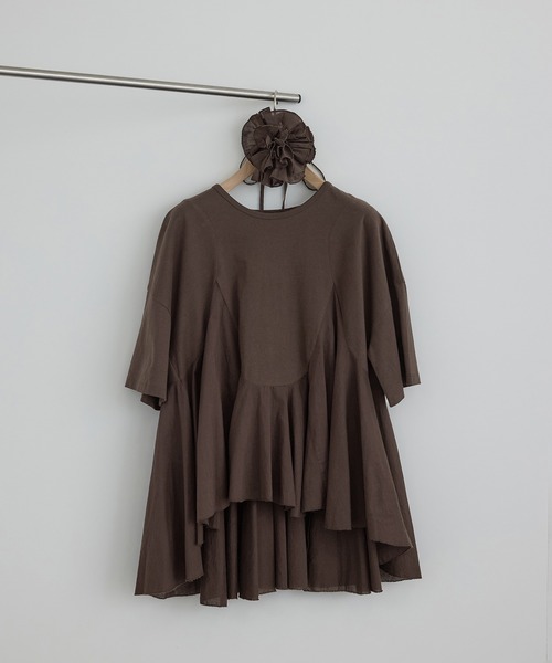 SALON adam et rope'(サロン アダム エ ロペ)の「【AAYUSHI(アユーシ) for SALON】別注ペプラムラッフルTシャツ(Tシャツ/カットソー・レディース・キナリ/ダークブラウン・FREE)」の19枚目の写真
