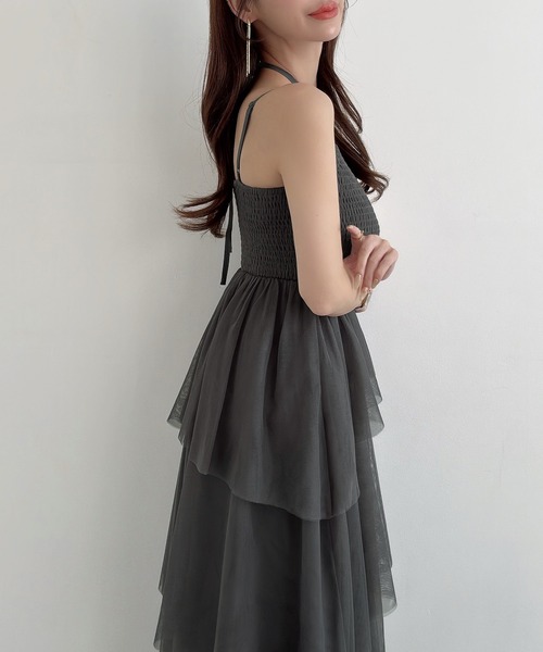 Meiru(メイル)の「ティアードシアーシャーリングキャミワンピース(ワンピース・レディース・チャコール/ブラック/アイボリー・LARGE/MEDIUM/SMALL)」の13枚目の写真