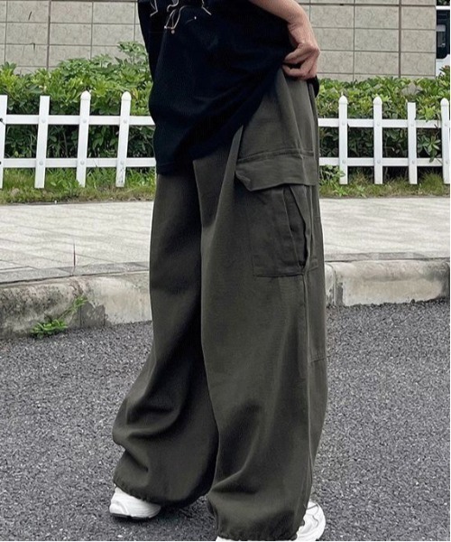 DOUBLE STEAL（ダブルスティール）の「DSワイドカーゴバルーンイージーパンツ（その他パンツ・メンズ・ブラック/チャコールグレー/ベージュ・X-LARGE/LARGE/MEDIUM）」の4枚目の写真