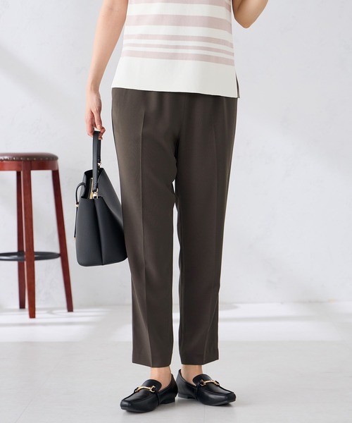 a.v.v（アーヴェヴェ）の「［支持率NO.1/接触冷感/速乾/UVカット/イージーケア］イージーテーパードパンツ（スラックス・レディース・ブラック/ベージュ/ダークグレー/インディゴブルー/グリーン/ネイビー・LARGE/MEDIUM/SMALL/X-SMALL/X-LARGE）」の3枚目の写真