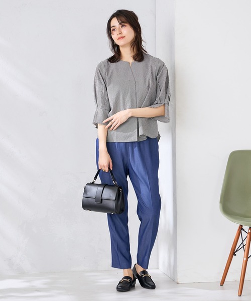 a.v.v（アーヴェヴェ）の「［支持率NO.1/接触冷感/速乾/UVカット/イージーケア］イージーテーパードパンツ（スラックス・レディース・ブラック/ベージュ/ダークグレー/インディゴブルー/グリーン/ネイビー・LARGE/MEDIUM/SMALL/X-SMALL/X-LARGE）」の11枚目の写真