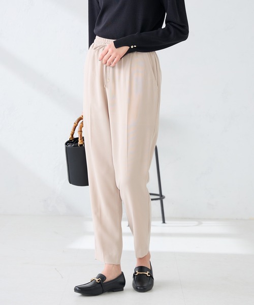 a.v.v（アーヴェヴェ）の「［支持率NO.1/接触冷感/速乾/UVカット/イージーケア］イージーテーパードパンツ（スラックス・レディース・ブラック/ベージュ/ダークグレー/インディゴブルー/グリーン/ネイビー・LARGE/MEDIUM/SMALL/X-SMALL/X-LARGE）」の15枚目の写真