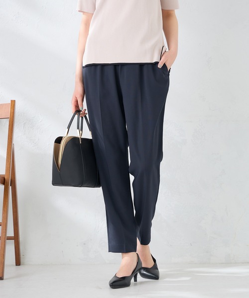 a.v.v（アーヴェヴェ）の「［支持率NO.1/接触冷感/速乾/UVカット/イージーケア］イージーテーパードパンツ（スラックス・レディース・ブラック/ベージュ/ダークグレー/インディゴブルー/グリーン/ネイビー・LARGE/MEDIUM/SMALL/X-SMALL/X-LARGE）」の20枚目の写真