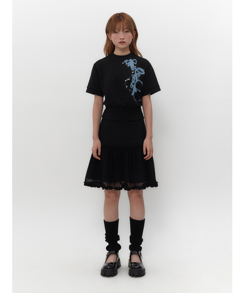 TUOMIO（トゥオミオ）の「RIBBON GRAPHIC MOCK NECK TOP [BLACK]（Tシャツ/カットソー・レディース・その他・1/2）」の2枚目の写真