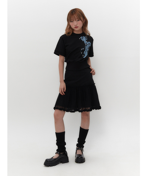 TUOMIO（トゥオミオ）の「RIBBON GRAPHIC MOCK NECK TOP [BLACK]（Tシャツ/カットソー・レディース・その他・1/2）」の6枚目の写真