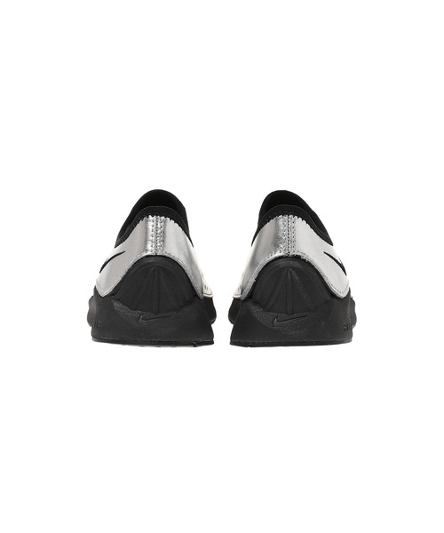 NIKE(ナイキ)の「NIKE WMNS SUPERFLY MOC HV8628-003(スニーカー・レディース・シルバー・24.5cm/25cm/25.5cm/23cm/24cm)」の4枚目の写真