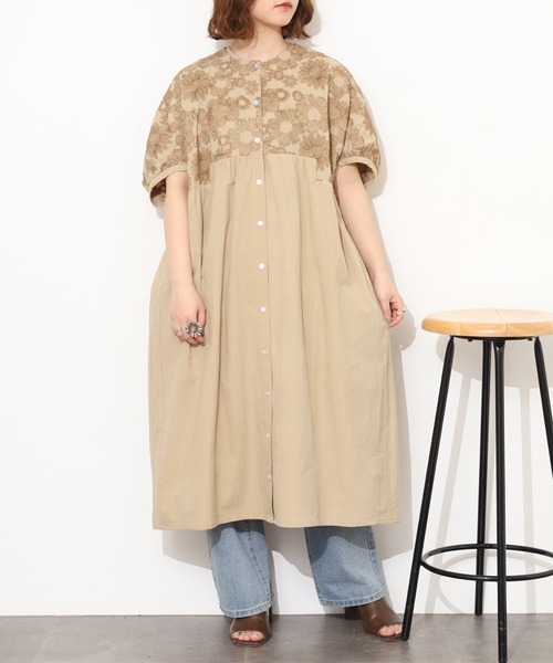 Emago(イマゴ)の「EMAGO 大きなお花刺繍ワンピース 半端袖(シャツワンピース・レディース・ベージュ/ネイビー/カーキ・FREE)」の5枚目の写真