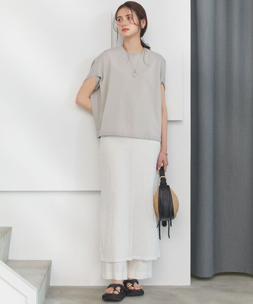 23区 S(ニジュウサンクチイサイサイズ)の「ライトダンボール ドロストデザイン カットソー(Tシャツ/カットソー・レディース・ライトグレー系/ダルブルー系/アイボリー系・32)」の4枚目の写真