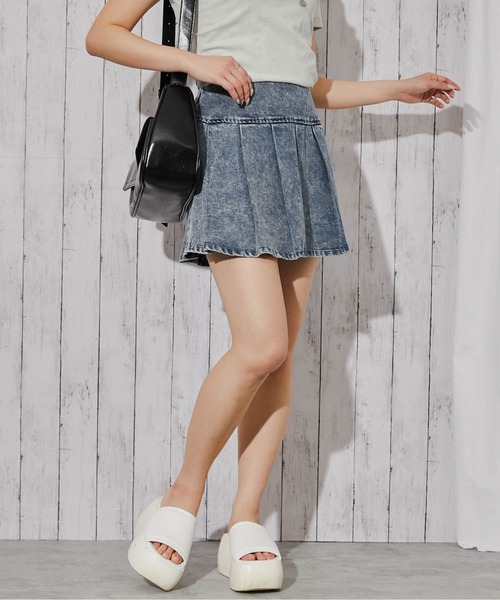 GORGE（ゴージ）の「《デニムプリーツ×インナーパンツ付き》ミニスカート／ストリート／Y2K／オールシーズン／全3色（スカート・レディース・ブラック/ブルー/ピンク・F）」の4枚目の写真